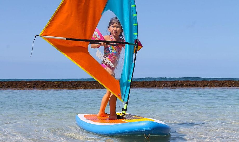 Windsurfsættet er det første i rækken af produkter, der skal lokke børn på vandet. Foto: PR-foto