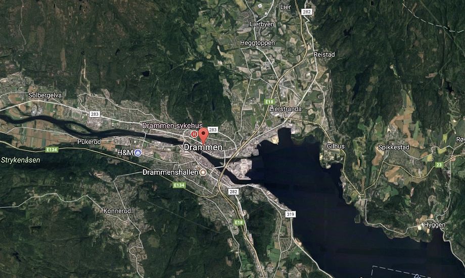 Ulykken skete blot ti minutters sejlads fra Drammen. Grafik: Google Maps