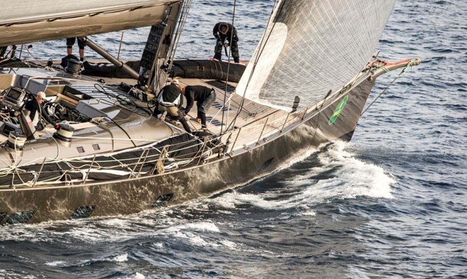 Radich sejler på denne 100 fods Wally. Foto: © Rolex/ Kurt Arrigo