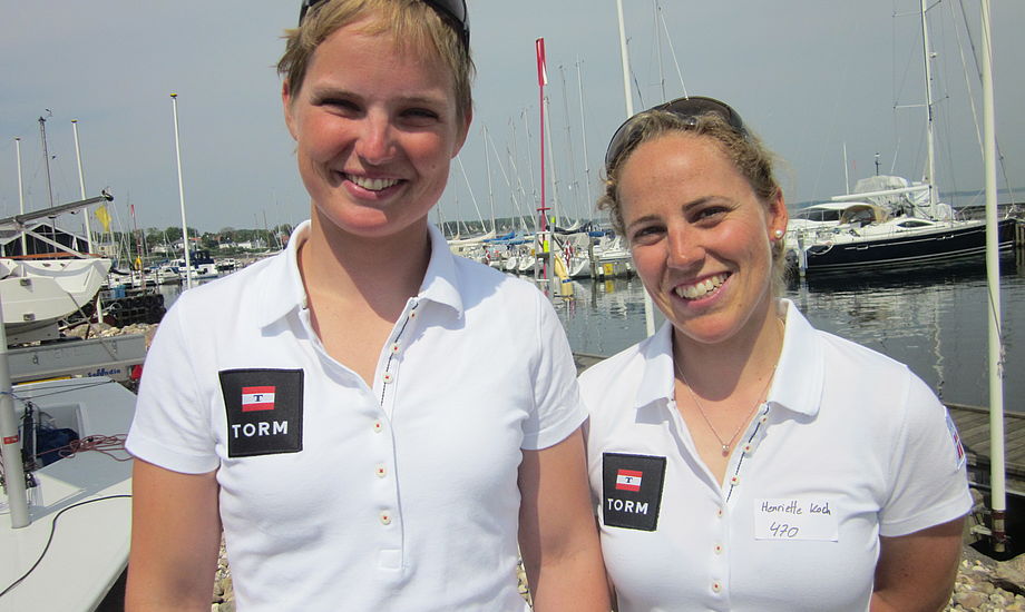 Lene Sommer og Henriette Koch, th, gør det super ved Sail for Gold. Foto: Troels Lykke