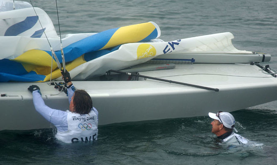 Masterne er skrøbelige på en starbåd, her ses den brasilianske ved OL i Kina. Foto. Troels Lykke