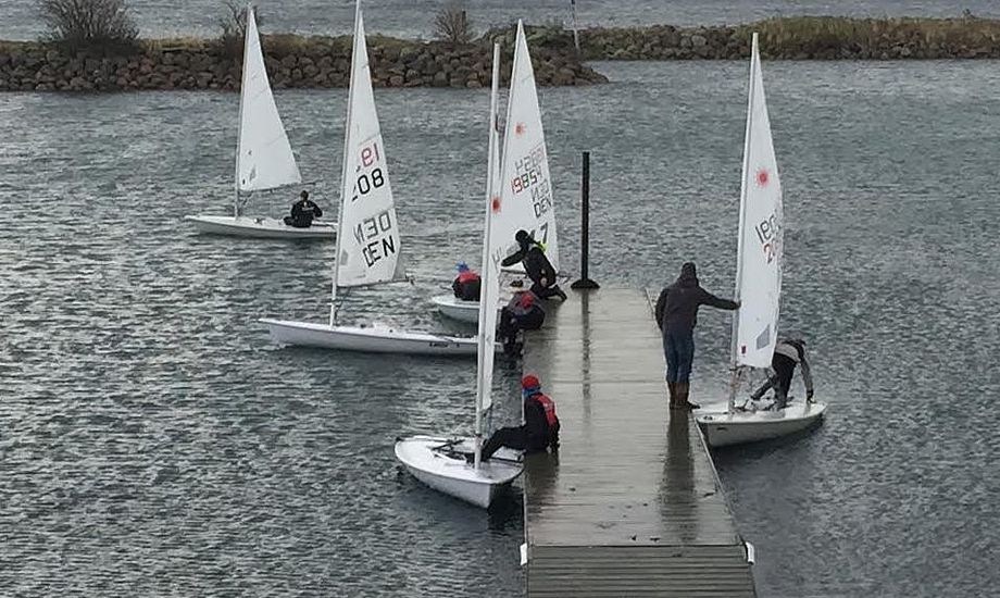 23 Laser-sejlere deltog i weekendens træningslejr i Egå. Foto: Paul Topsøe-Jensen