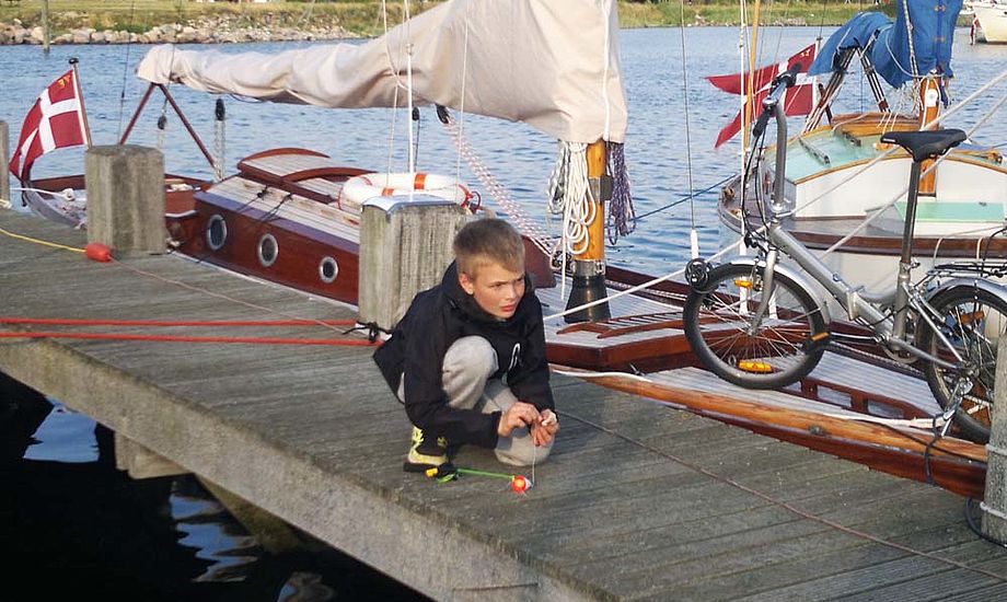 August til DFÆL-træf i Ebeltoft. Den 11-årige dreng kan nu blive 5. generation af bådebyggere. Foto: Jørgen Jensen