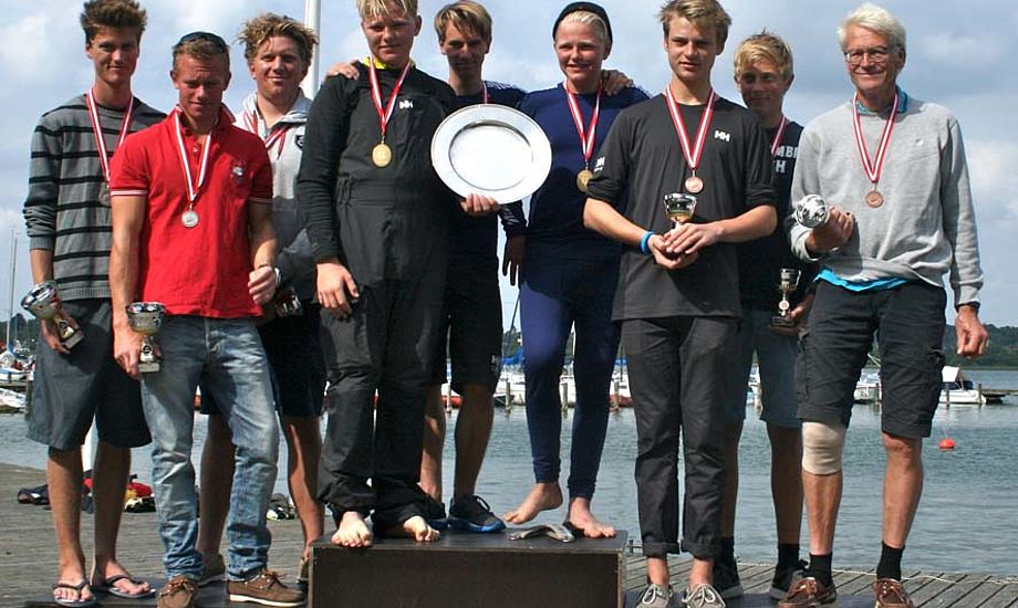 Zafiryadis-holdet i midten, mens Lier-hold står til venstre. Jørgen Ring er still going strong og lavede flot bronzeplacering.