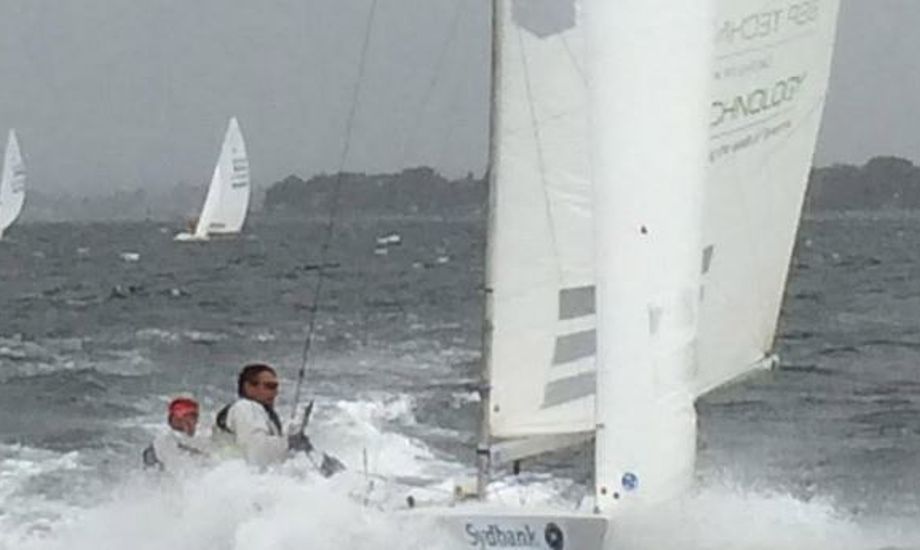 Der var masser vind samt skumtoppe til weekendens DM i Starbåd. Foto: Pia Vinther Sørensen