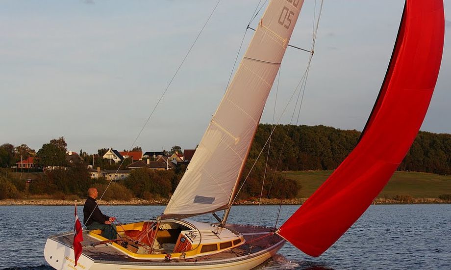 En rig skal også være stram på en BB 10-meter. Foto: Søren Svarre, sejlfoto.dk