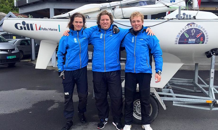 Fra venstre: Lucas Lier, Konrad Floryan og Frederik Berg vinder VM for Yngling i Bergen. Foto: Facebook