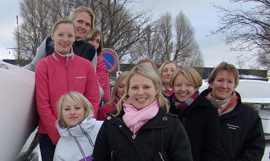 Matchrace-kvinder i Rungsted. Nu kan de slet ikke sejle i Danmark, isen ødelægger det for dem. Foto: Troels Lykke