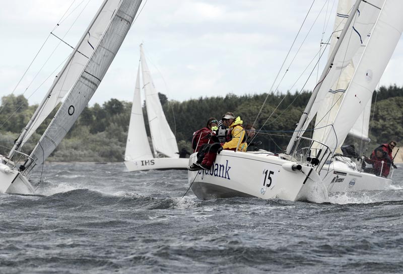 Vejret gav flere spændende situationer til J/80-Cup i Sønderborg. Foto: Flemming Pedersen