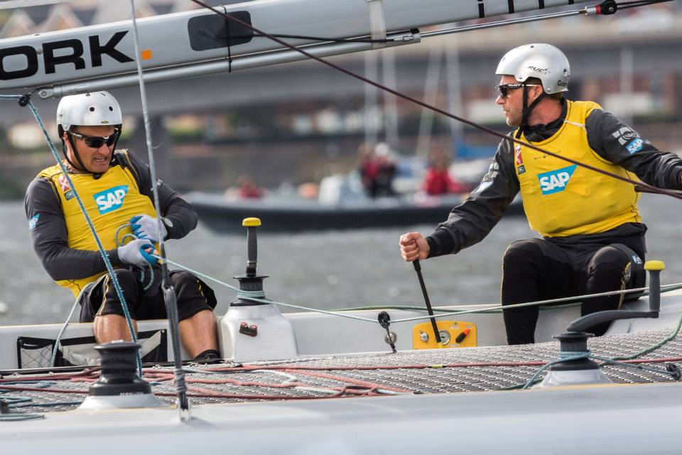 Rasmus Køstner, tv., og Jes Gram-Hansen har svært ved at finde tilbage til podiet, hvor de var engang, da bl.a. Mikkel Røssberg var om bord. Foto: Extreme Sailing Series