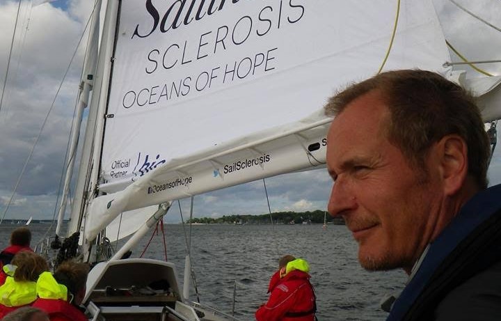 Her ses Mikkel Anthonisen, idémand og leder af projektet Oceans of Hope, der har sejlet jorden rundt i 2014 og 2015 med mennesker med sygdommen multipel sklerose(MS).