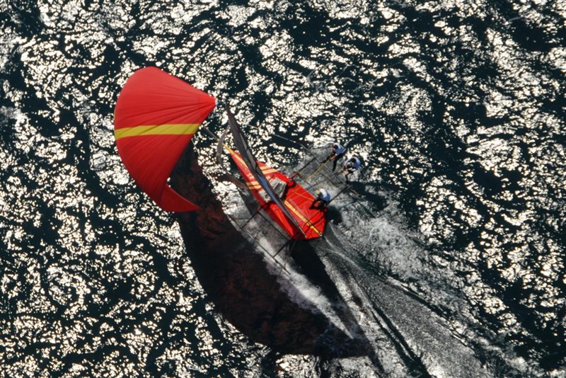 Keelboats a fine for taking your girl friend out !!!.......skiffs are for racing……… Sail fast……..and have a nice day, siger Søren Clausen fra Sønderborg.