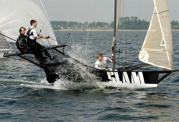 Se tv fra Mark Foy Trophy  i Sønderborg. Foto: 18footer.org