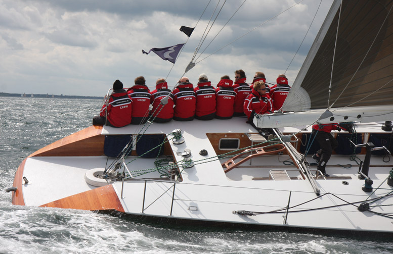 Broskraberen får heftig modstand i år med Kronprinsens Swan 60. Foto: Troels Lykke