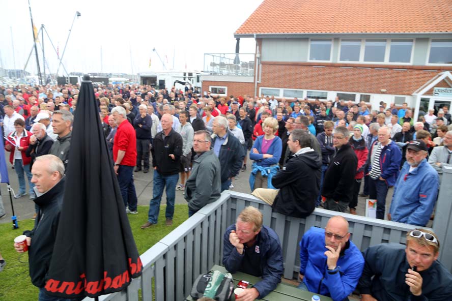 Som ses på billedet, uden at fornærme nogen, så er det ikke de helt unge, der sejler Palby Fyn Cup. Det vil Poul Erik Nielsen ændre på. Foto: Troels Lykke