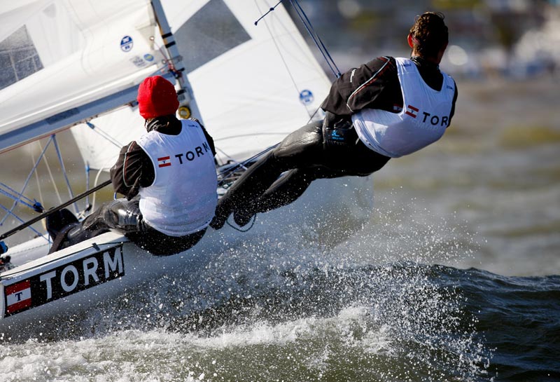 Henriette Koch og Lene Sommer i 470 jolle kvalificerede sig til OL. Herrerne klarede den ikke. Foto: Mick Anderson/SailingPIX