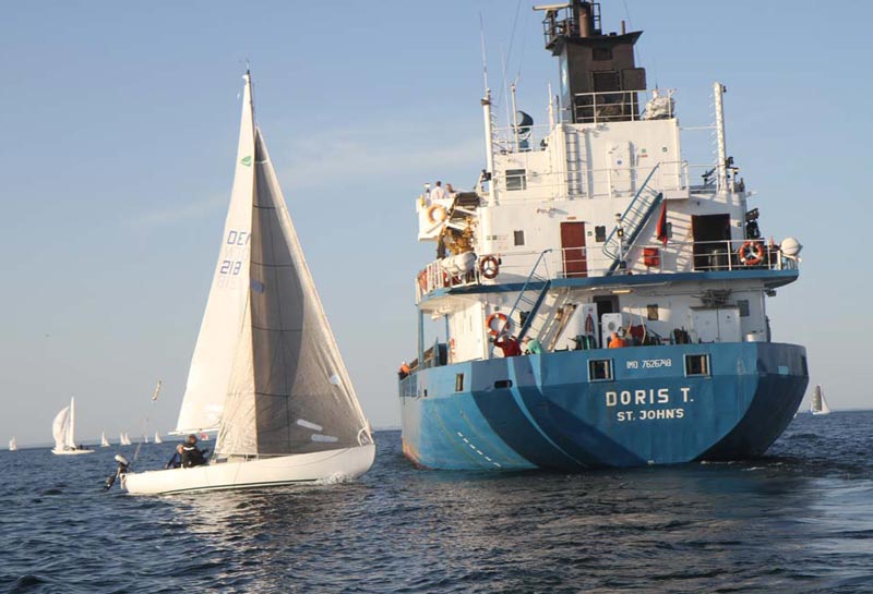 Øresund er trafikeret. Her skal tungen holdes lige i munden, når coasterne suser forbi. Foto: Troels Lykke