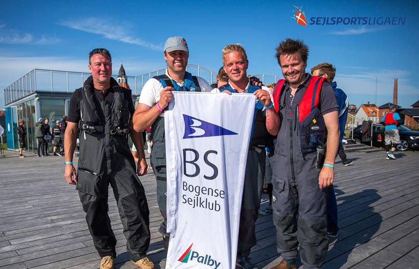 Vinderne fra Bogense Sejlklub. Fra venstre: Morten Leth-Jessen, Leon Nyborg, Ulrik Meyer og Mads Brønserup. Foto: Dansk Sejlunion