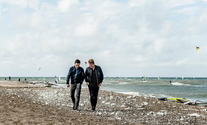 Eventmanager Morten Manaa og musiker Simon Kvamm har været med til at stable årets musikprogram på benene. Foto: Cold Hawaii