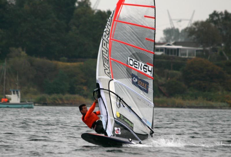 Vinder af Seniorrækken Danni Bay Jacobsen løb med sejren, og vandt en helt ny Mazda 3. Foto: Wind Cup