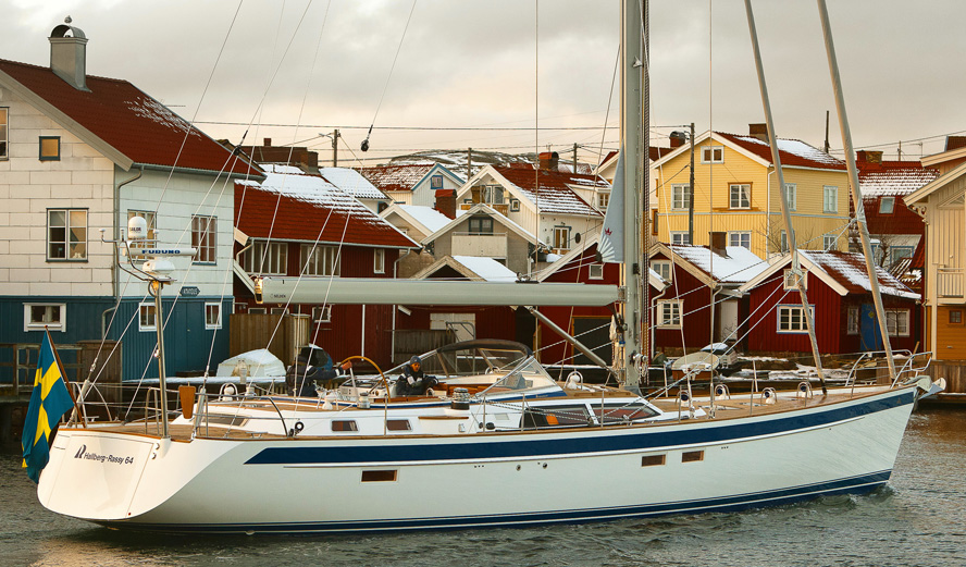 Hallberg Rassy 64 i Orust nord for Gøteborg.