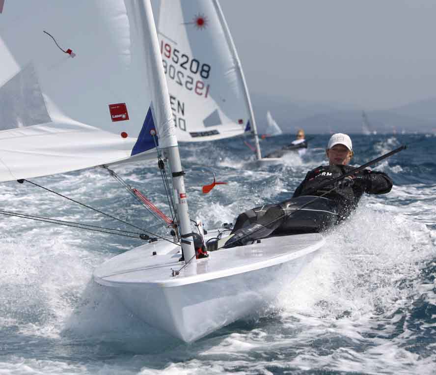 Maiken Schütt har fået blødere hænder. Foto. Mick Anderson Sailingpix