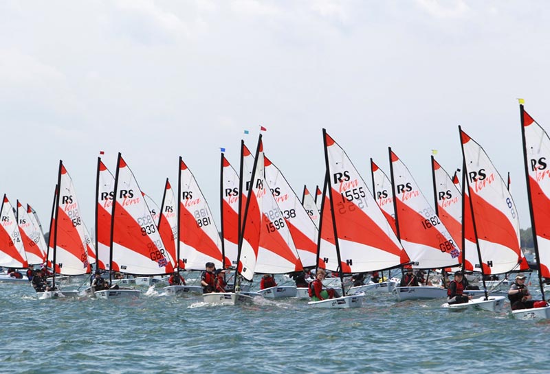 Hovedparten af feltet gennemsejlede banen forkert. Foto: rsssailing.com