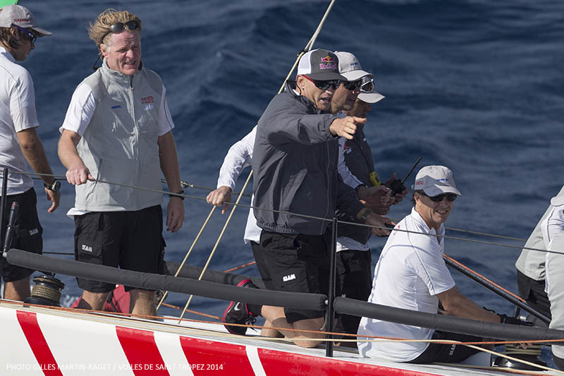 Kronprinsen får her råd af Spithill. - Vi skal ikke købe en TP52er, det er et for stort set-up. Kronprinsen og jeg er her for at få inspiration, siger Myralf til minbaad.dk. Foto: Gilles Martin-Raget