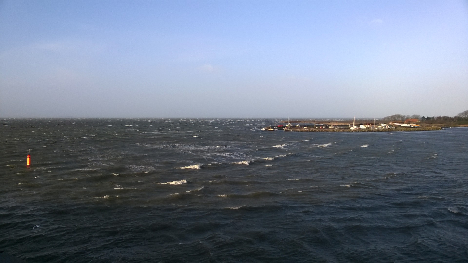 Sådan så det ud i går da Dagmar blæste i Langelandsbæltet. Foto: Troels Lykke