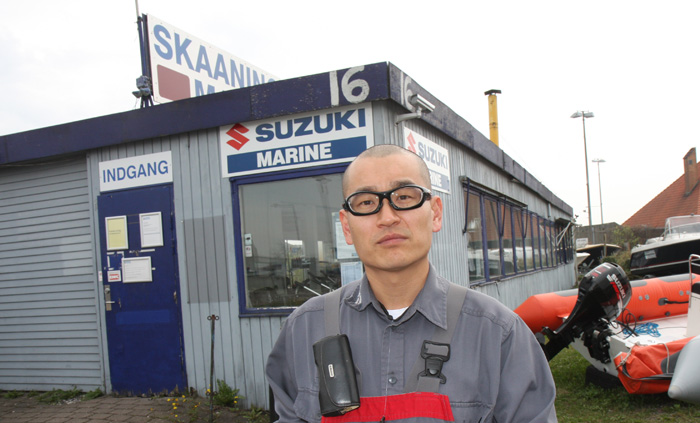 39-årige Bo Skaaning, der for få uger siden blev far, står her foran Skaaning Marine. Foto: Troels Lykke