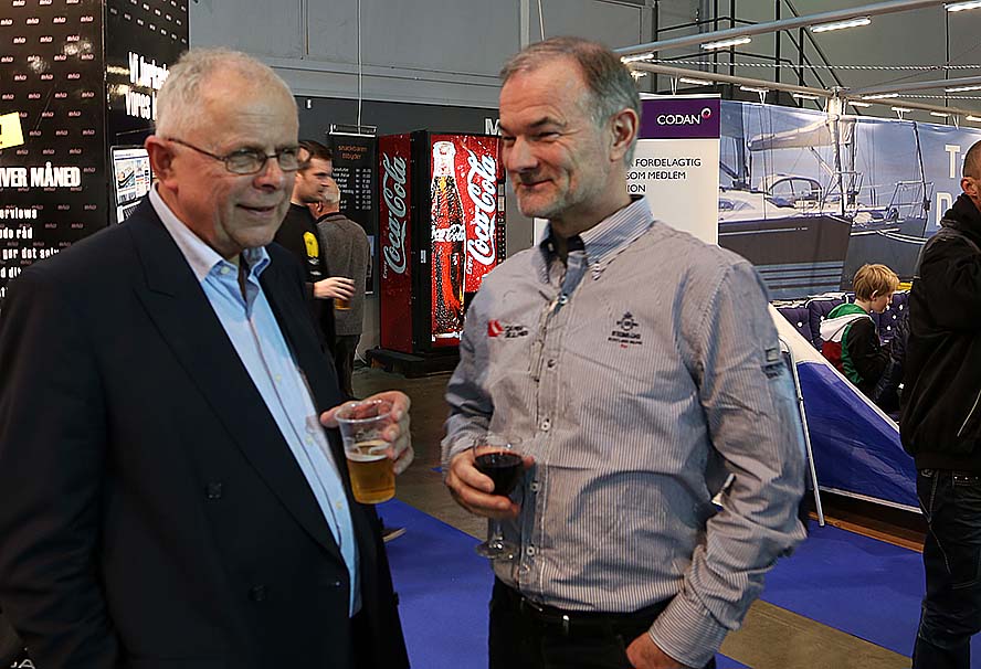 Carl Gerstrøm og Dan Ibsen på messe, De arbejder på bog. Foto: Troels Lykke