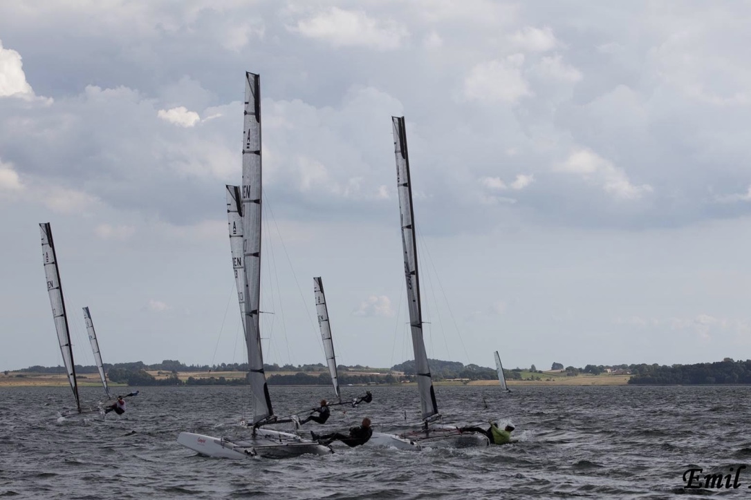 Se Boldsen anvende sit hjemmelavede chase cam. (Foto: Emil Landry)