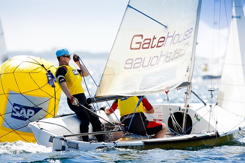 Både Twitter, Facebook, TracTrac og live videodækning er en del af mediedækningen af VM for 505 i Kaløvig. Foto: Mick Anderson / SAILINGPIX.DK