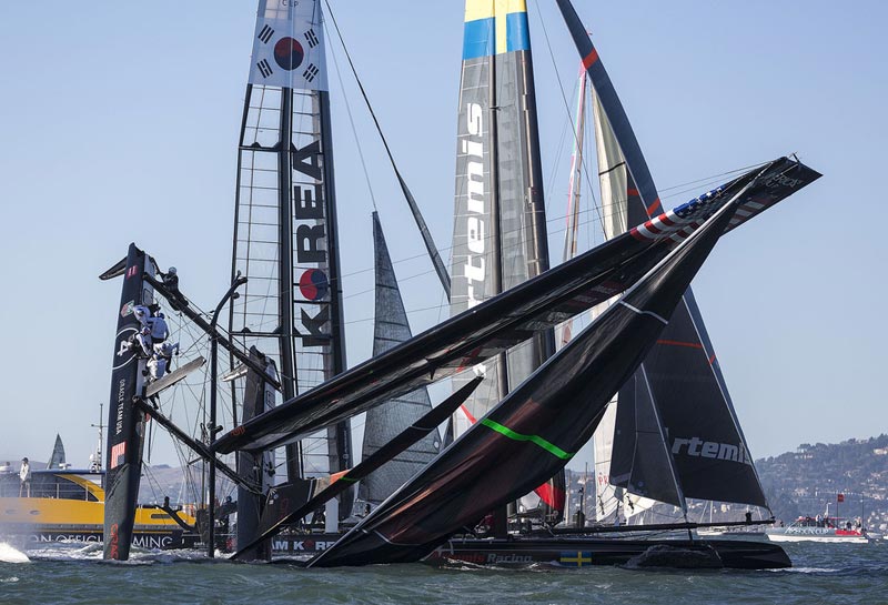 Spektakulært stunt i San Francisco. Foto: americascup.com