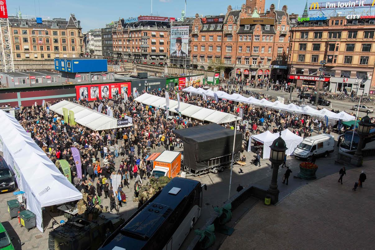 Bornholms indtog i Købehavn har nu ført til åbningen af en ø-ambassade i hovedstaden. Bornholm indtager i øvrigt på ny Rådhuspladsen i København lørdag 30. april 2016. Foto: Torben Ager