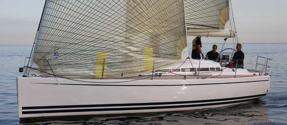 Arcona 340 ud for Hundige Havn. Foto: Troels Lykke