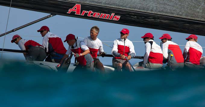 Artemis Racing er temmelig aktiv i diverse bådklasser og nu også i America's Cup. BMW Oracles Russell Coutts og Torbjörn Törnqvist har før sejlet sammen.