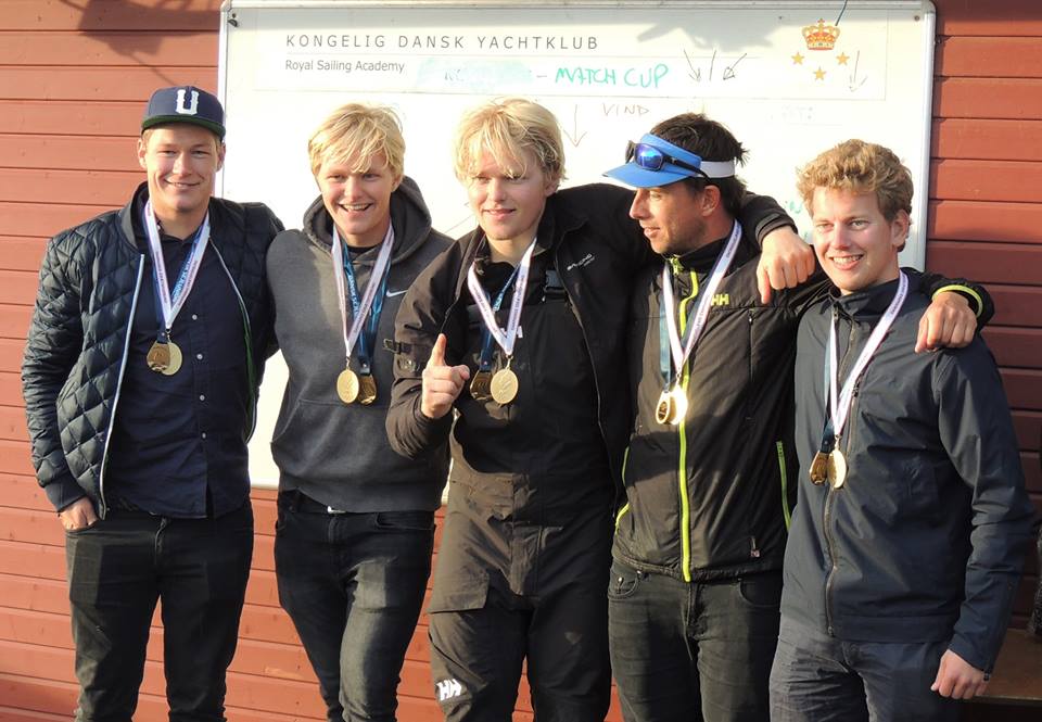 Joachim Aschenbrenner, th., vinder DM i matchrace 2017 med sin stærke besætning. PR-foto