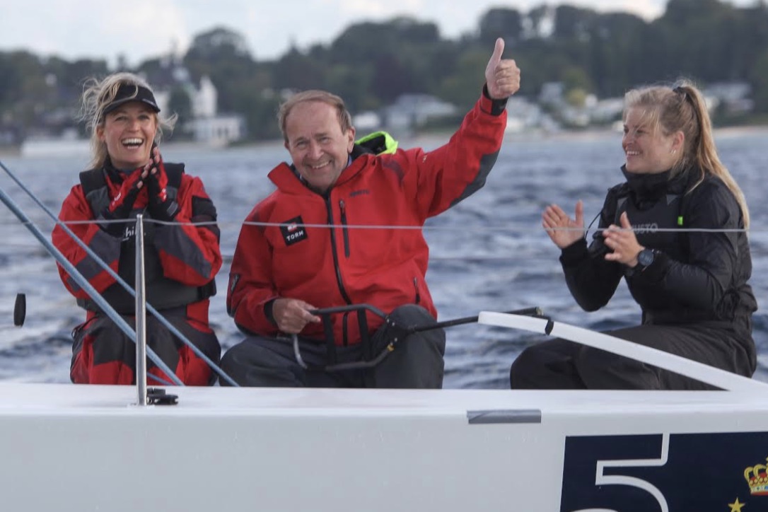 En begejstret Hans Toft vandt den anden og sidste sejlads. Foto: Peter Søgaard