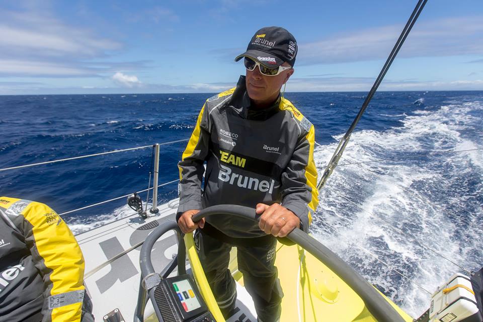 Bouwe Bekking tager på sin 7. Volvo Ocean Race. Ingen om bord har drukket alkohol i månedsvis, før sejladsen, der starter 11. oktober mod Sydafrika.