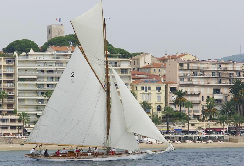 Cannes er hvert år stedet hvor klassiske både mødes. Fotos: Lars Stenfeldt