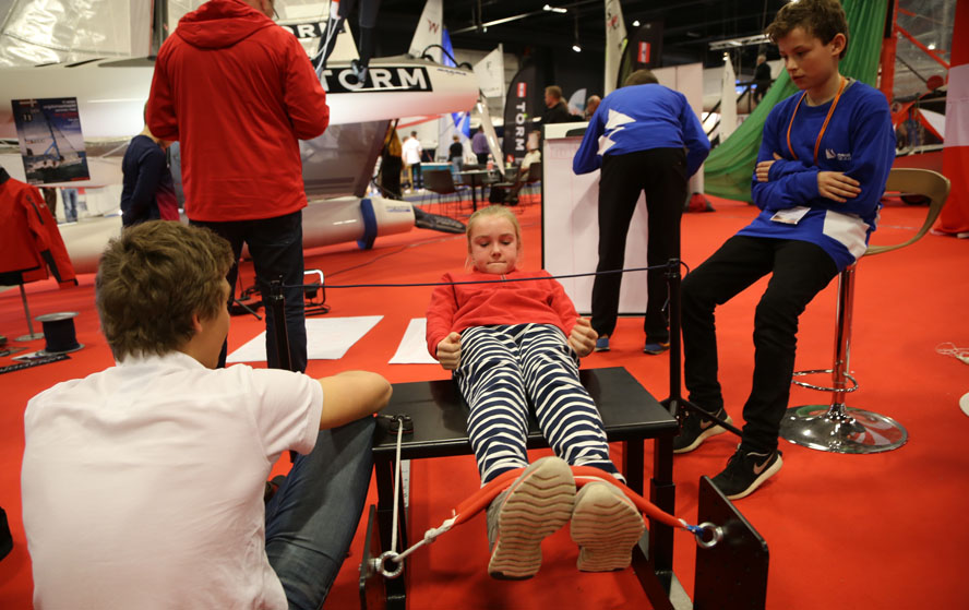 Dansk Sejlunion havde en gigantisk stor stand på Boat Show i Fredericia, hvor de unge kunne tjekke deres udholdenhed. Foto: Troels Lykke