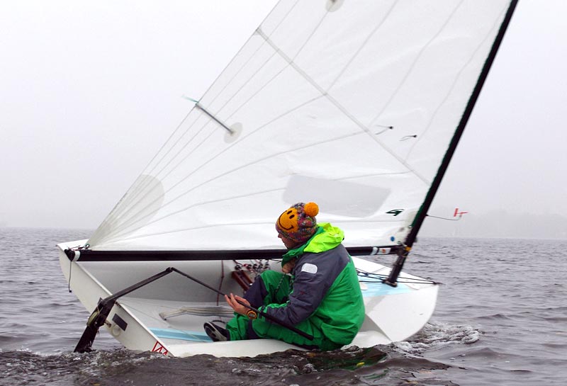 Emil Lund fra SYC er godt klædt på, til træning på Alster. Foto: Søren Johnsen