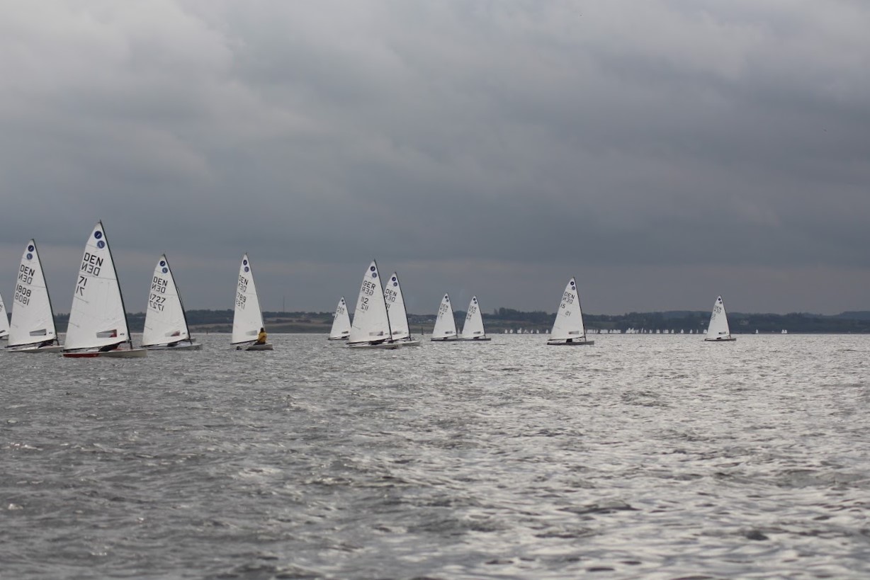 Ungdomsklasserne samledes i weekenden til ungdoms grandprix. Ejoller sejlede DM. Foto:Mikkel Mogensen