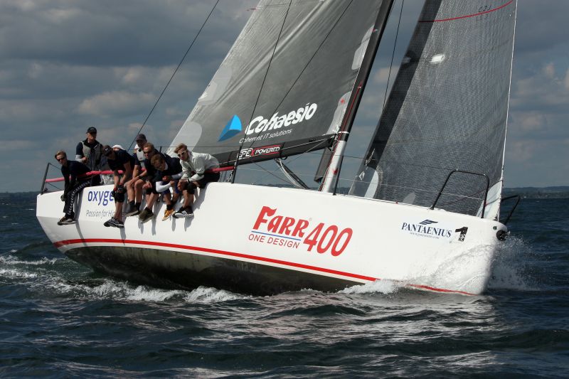 Sådan så det ud til Big Boat i Aarhus i år. Morten Ulrikkeholm styrer her en norsk Farr 400. Foto: Niels Kjeldsen