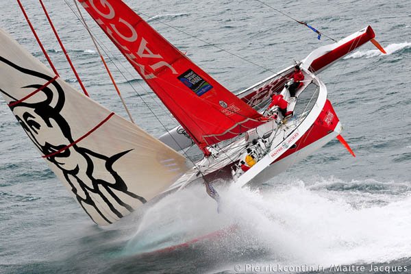 Loïc Féquet og Loïc Escoffier er bevidste om at man skal gå lige til stregen under træningen med denne trimaran.