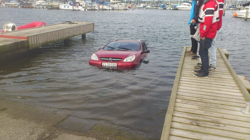 Bilen har trailer efter sig. Foto: Mark Landry