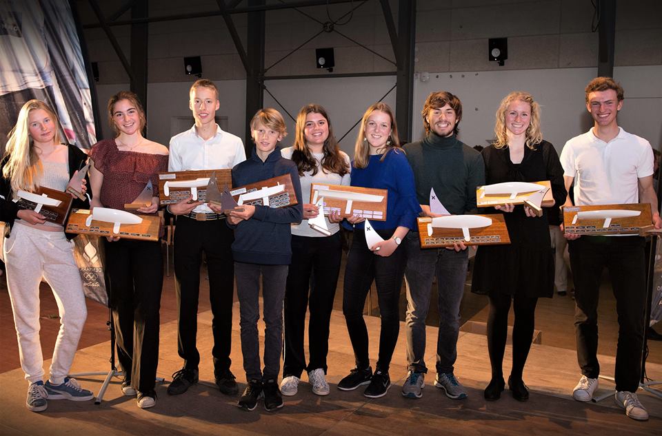 Grandprix-vindere fra venstre: Nora Kenting Hansen, Isabell Schlegel, Jan Moritz Grigat, Oscar Thule, Elizabeth Sander, Veronica Torp, Kristian Præst, Sofie Slotsgaard og Andreas Krabbe-Christensen (Anna Livbjerg, Flemming Nilsson, Laila Fröhlich, Kenneth Frederiksen og Josephine Heegaard var ikke til stede) Foto: DS