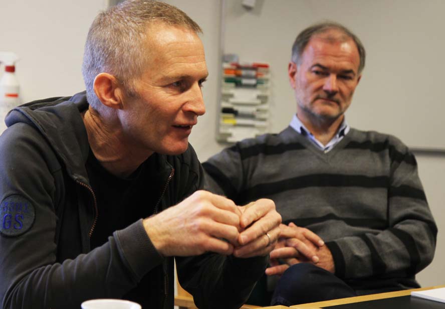 Hans Natorp, tv., arbejder nu på fuld tid for Dansk Sejlunion og vil blive kompenseret for det. Foto: Troels Lykke