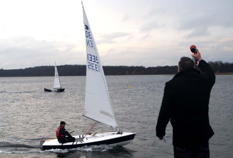 Jesper Petersen går over målstregen ud for Herslev Strand. Foto: Hans Andersen